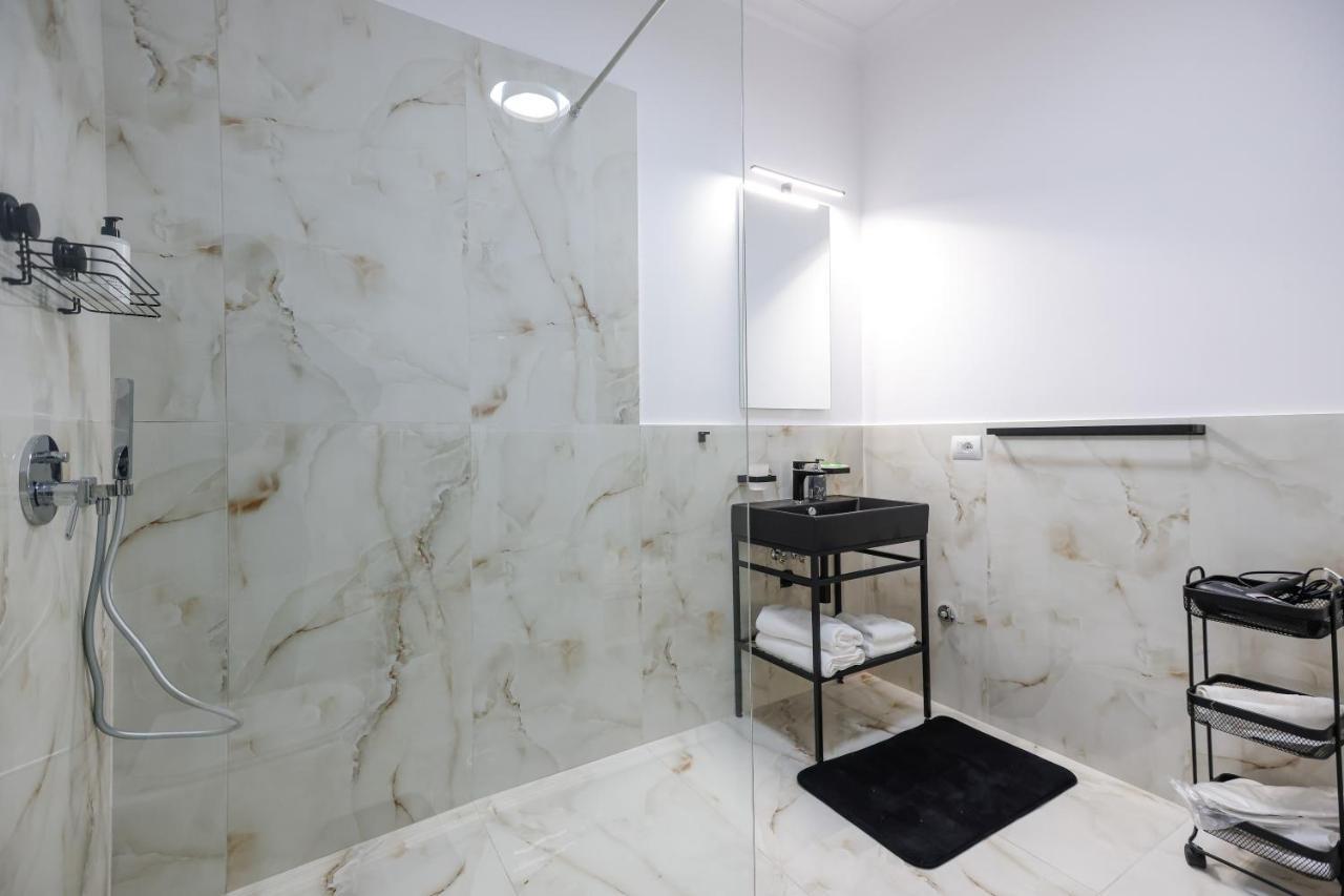 Vila Ferdinand Modern Rooms In Tirana'S Center Szoba fotó